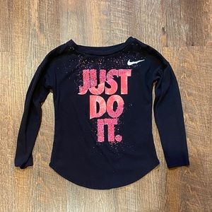 Nike Girls Tee Size 4
